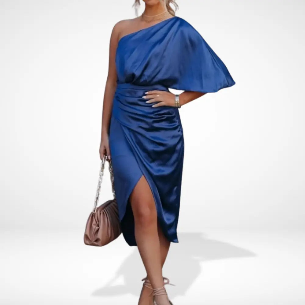 Midi-kjole med asymmetrisk skulder og drapering til kvinder – Paulette